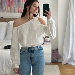 Cece WHITE long sleeve top. Bow detailing on shoulder. And off the shoulder.